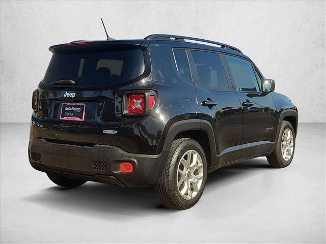 Used 2017 Jeep Renegade Latitude FWD image 5