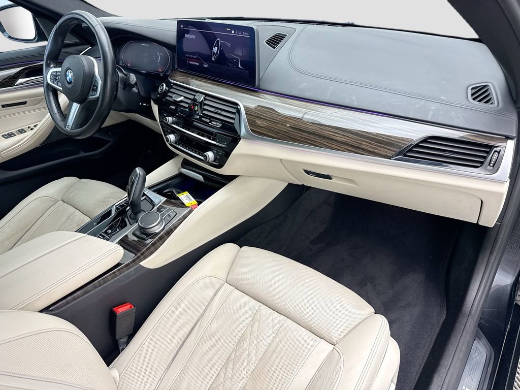 Used 2021 BMW M550i xDrive w/ Premium Package image 16