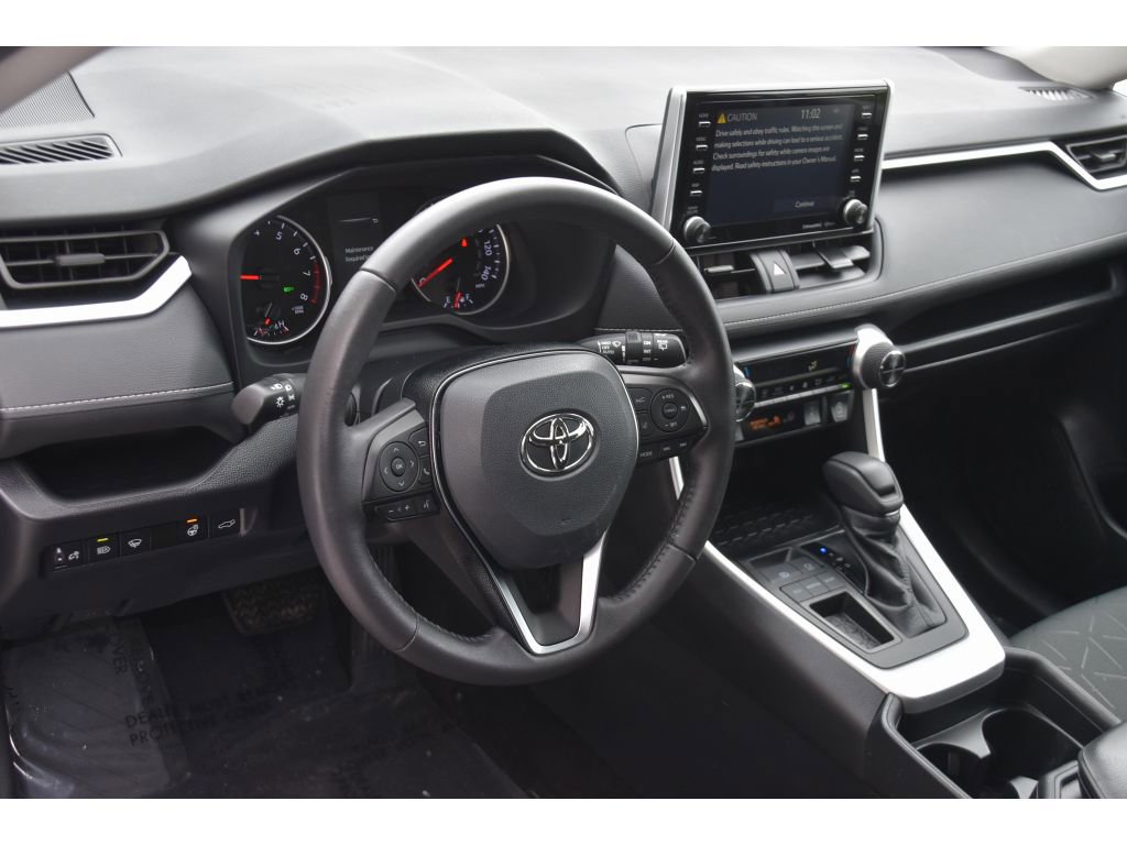Used 2021 Toyota RAV4 XLE image 12