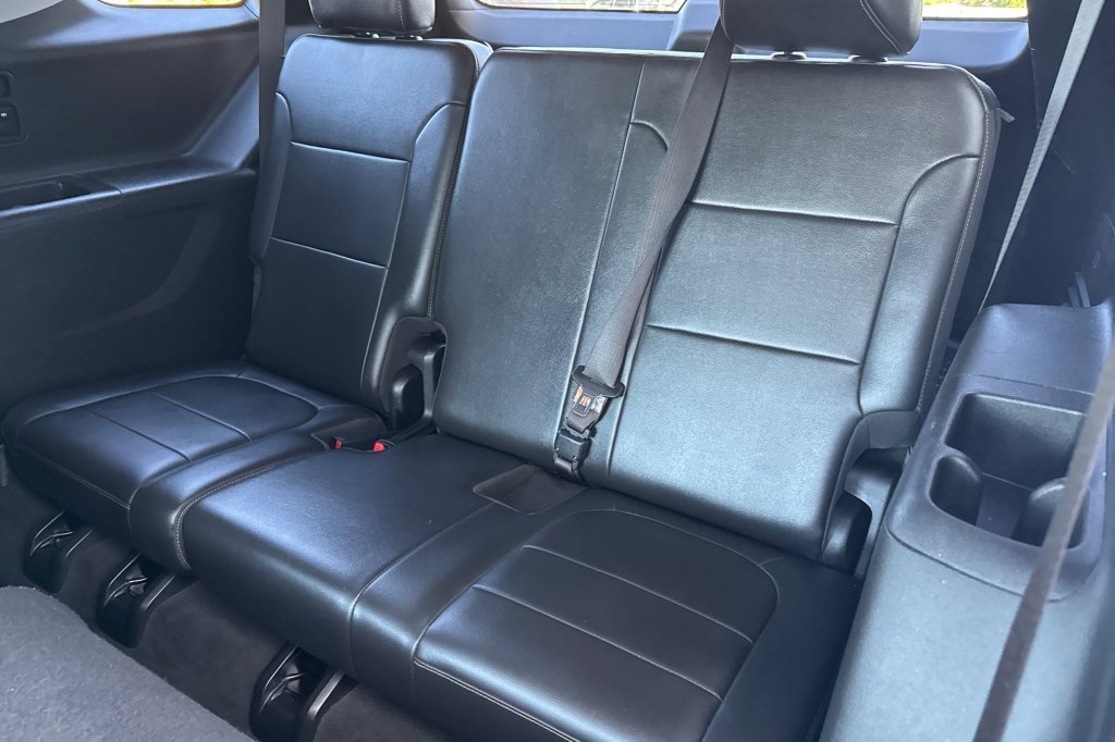 Used 2021 Chevrolet Traverse LT w/ LT Premium Package image 12