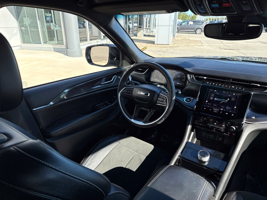 Used 2023 Jeep Grand Cherokee L Laredo AWD/4WD image 46
