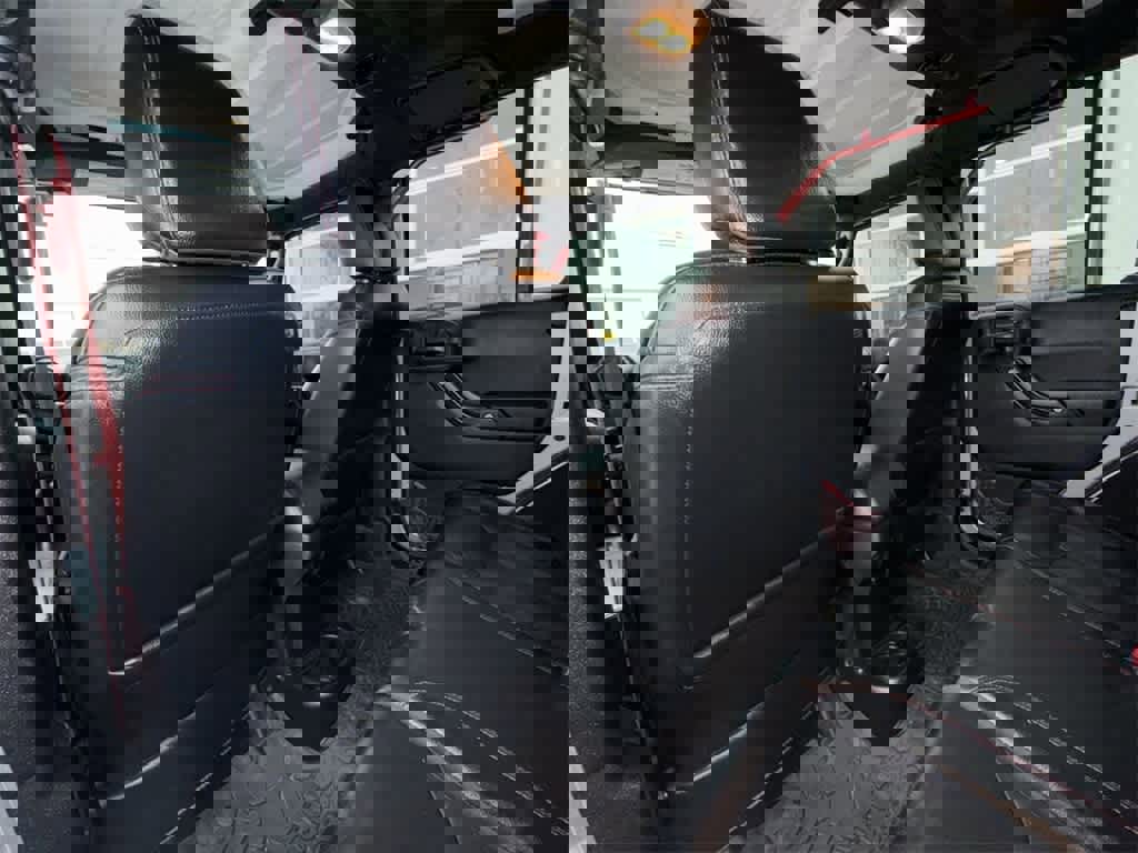 Used 2017 Jeep Wrangler Unlimited Rubicon image 12