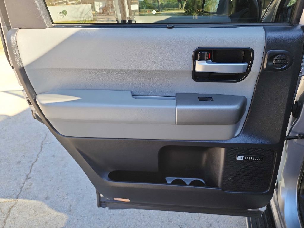 Used 2016 Toyota Sequoia Limited w/ Safety & Convenience Package image 31