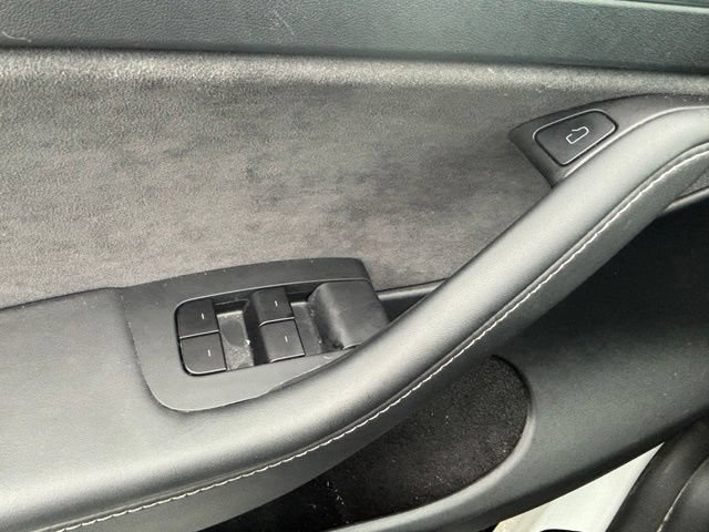 Used 2025 Tesla Model Y Long Range AWD/4WD image 27