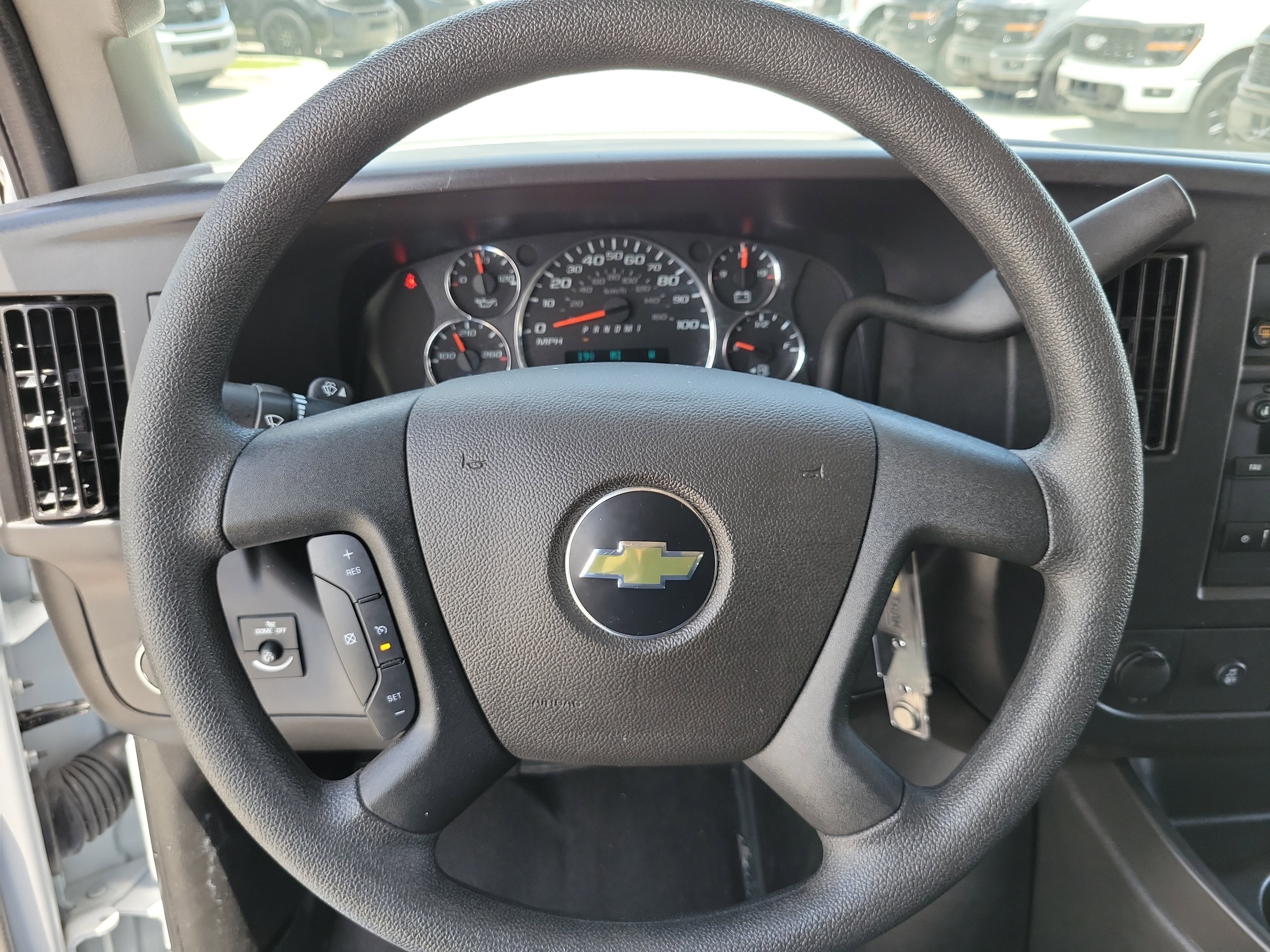 Used 2025 Chevrolet Express 3500 LT w/ LT Preferred Equipment Group RWD image 18