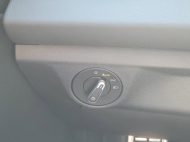 Used 2025 Volkswagen Jetta Sport image 18