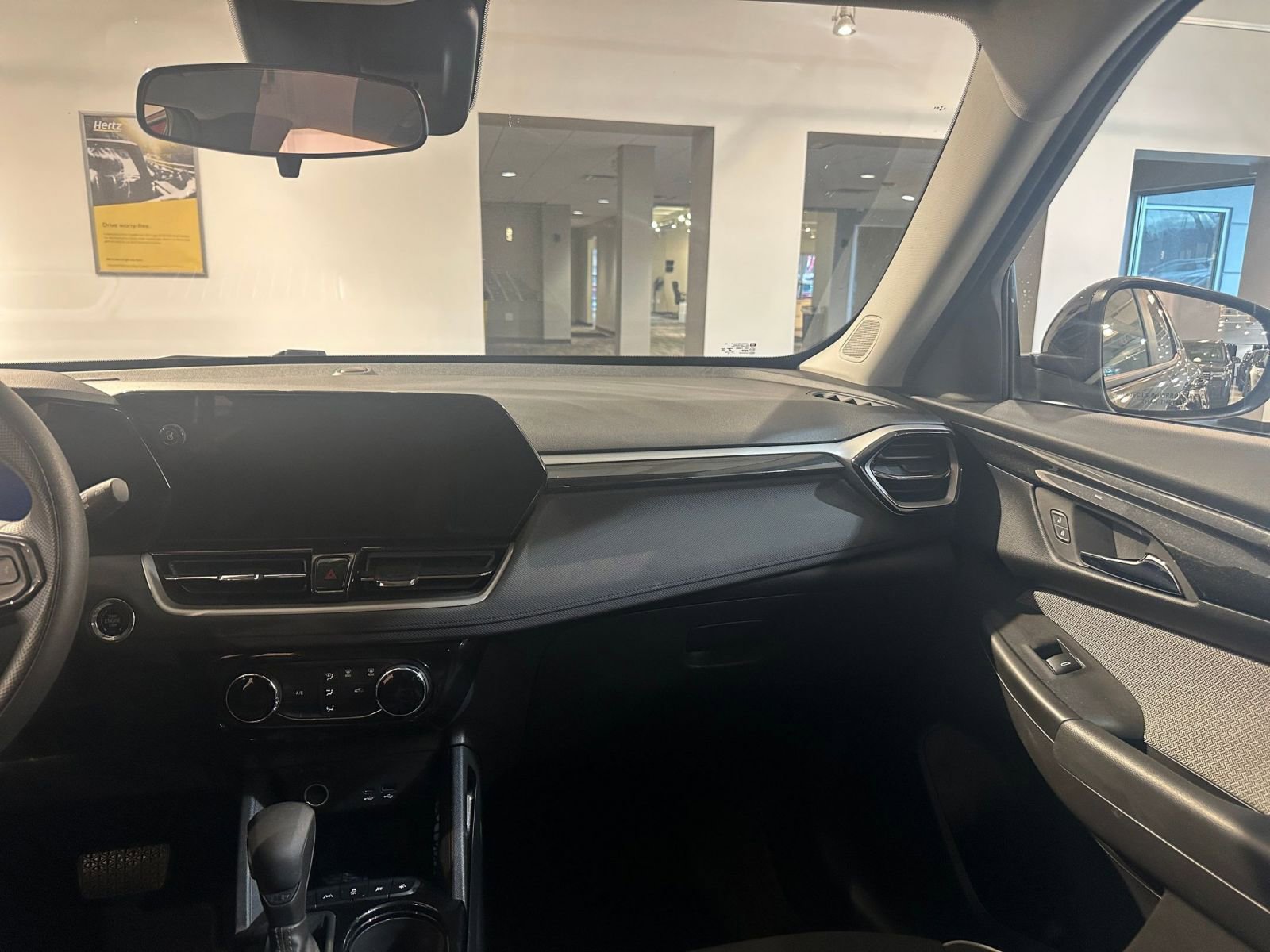 Used 2025 Chevrolet TrailBlazer LT image 35