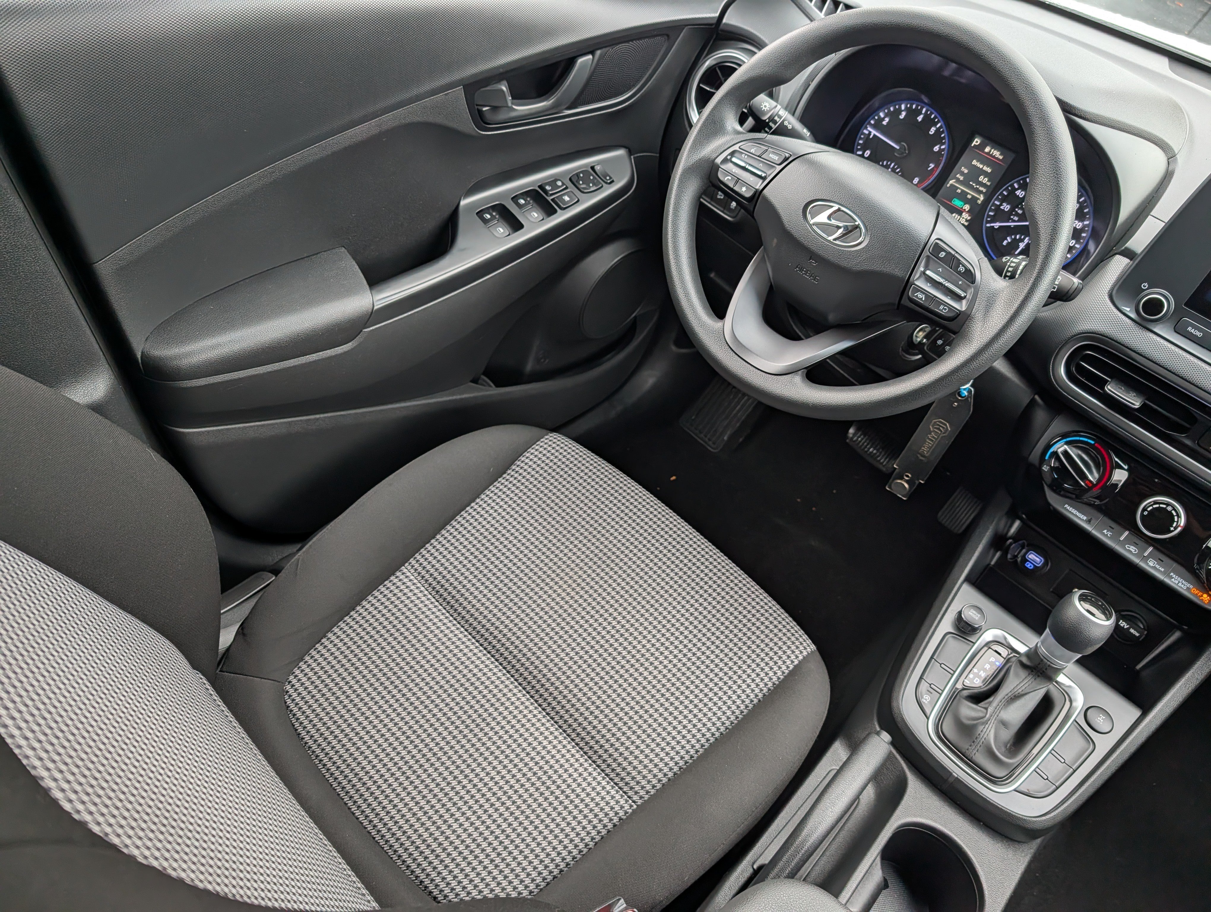 Used 2022 Hyundai Kona SE AWD/4WD image 9