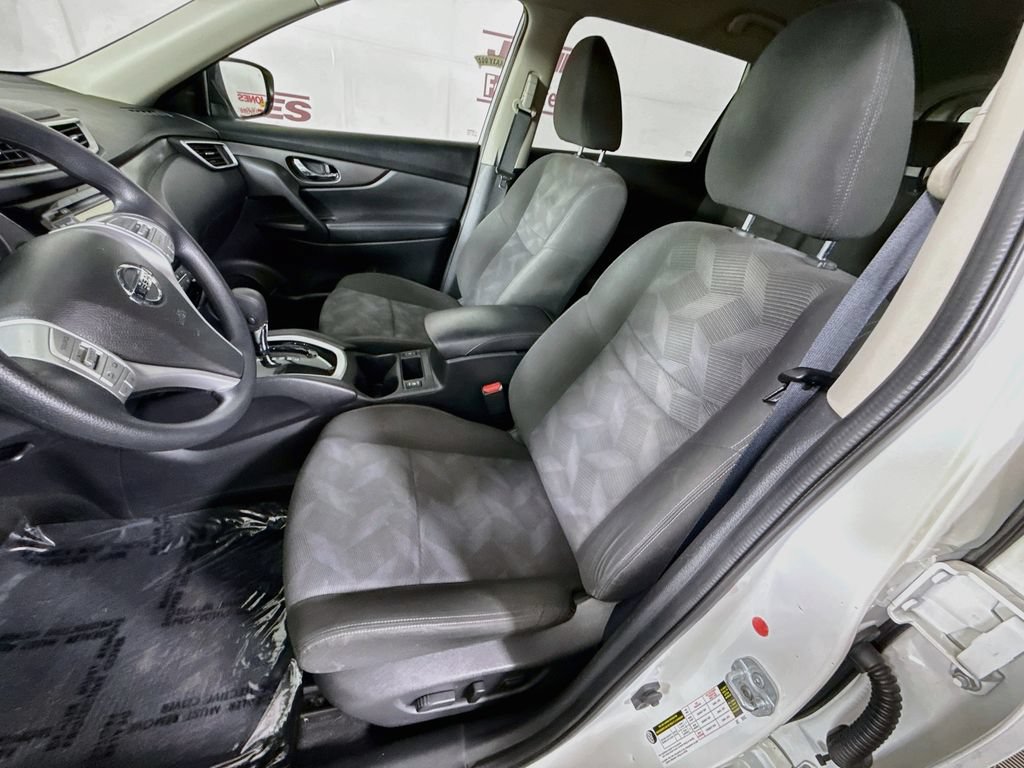 Used 2016 Nissan Rogue SV w/ SV Premium Package AWD/4WD image 25