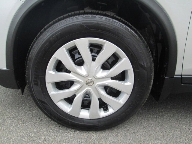 Used 2018 Nissan Rogue S AWD/4WD image 8