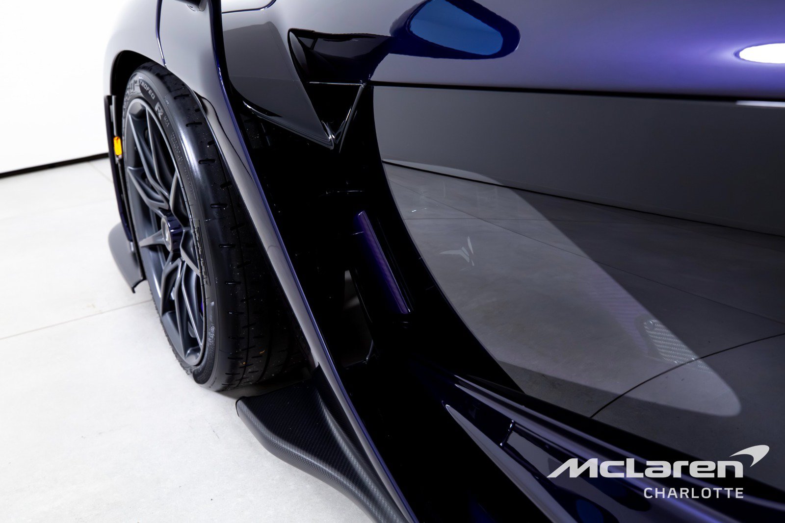 Used 2019 McLaren Senna RWD image 34