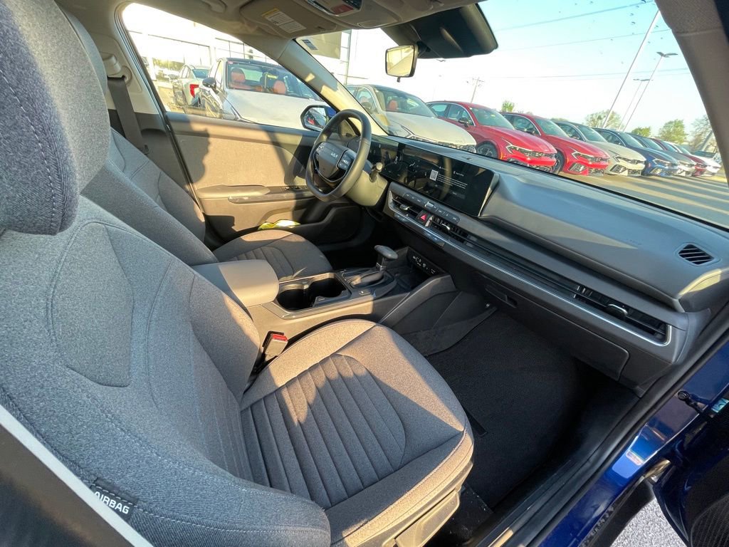 Certified 2025 Kia K4 EX image 26