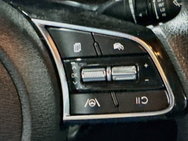Certified 2023 Kia Forte LXS FWD image 10