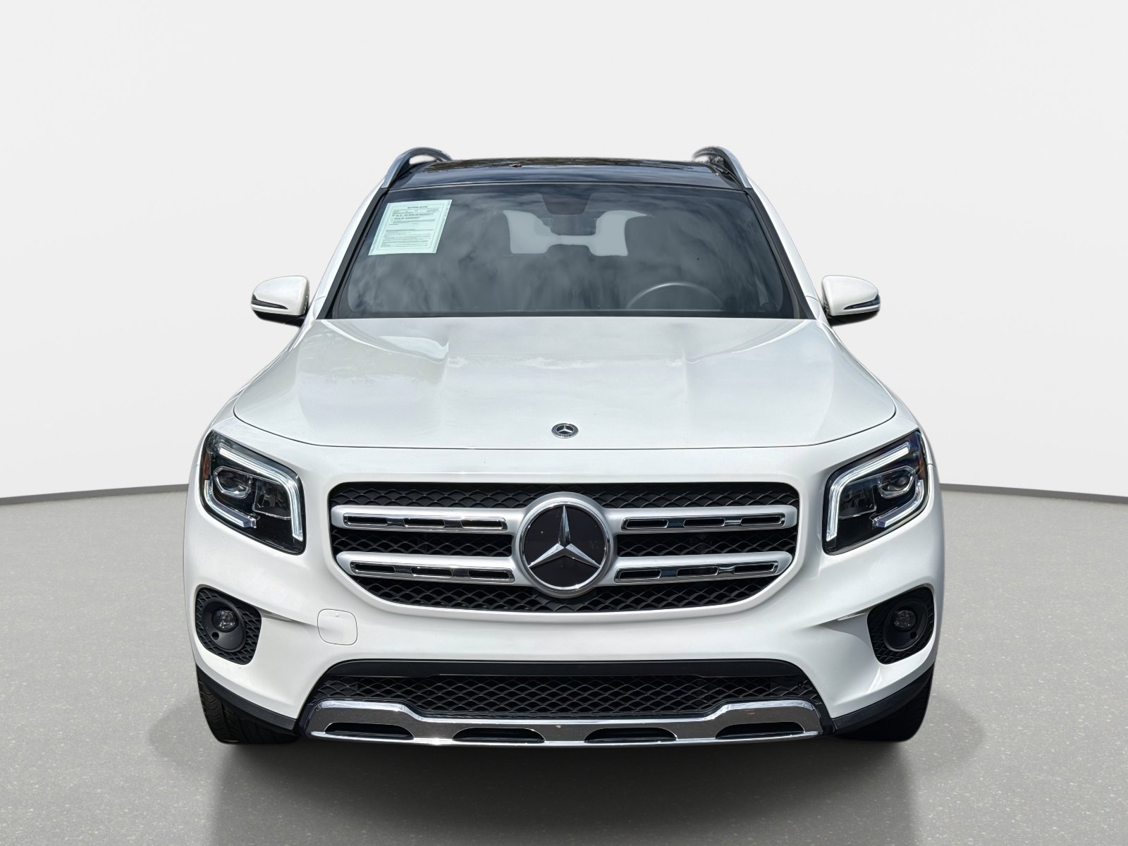 Used 2023 Mercedes-Benz GLB 250 4MATIC w/ Premium Package image 8