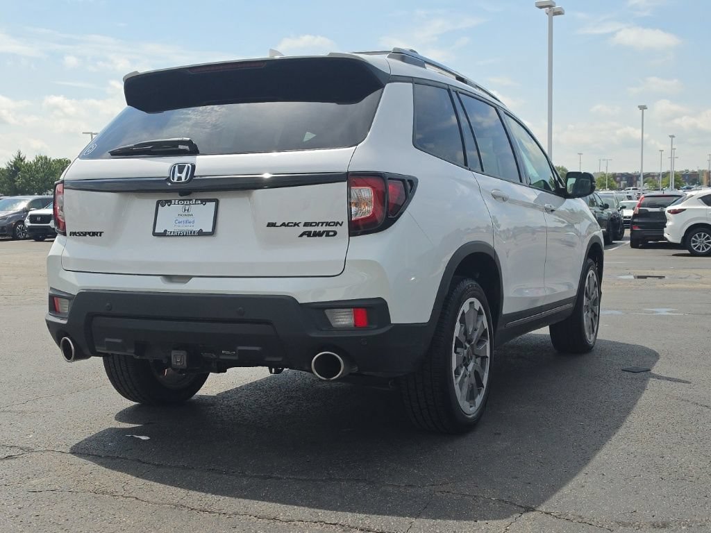 Certified 2025 Honda Passport Black Edition image 9