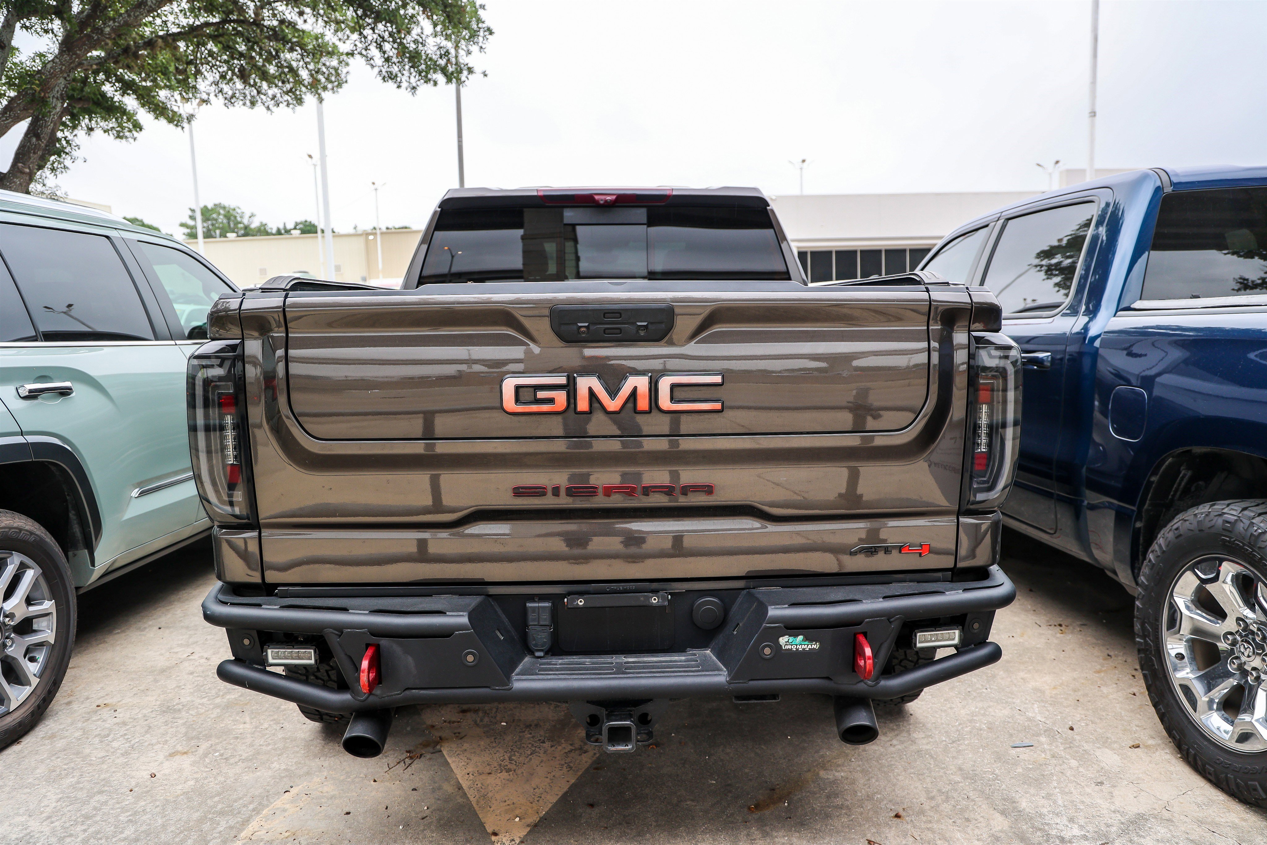 Used 2020 GMC Sierra 1500 AT4 w/ AT4 Premium Package AWD/4WD image 9