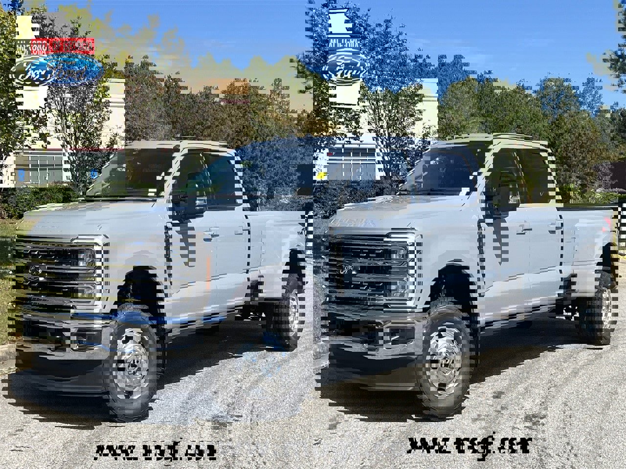 New 2026 Ford F350 4x4 Crew Cab DRW Super Duty video 1