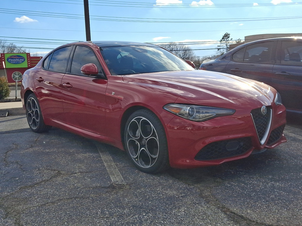 Used 2023 Alfa Romeo Giulia Ti image 3
