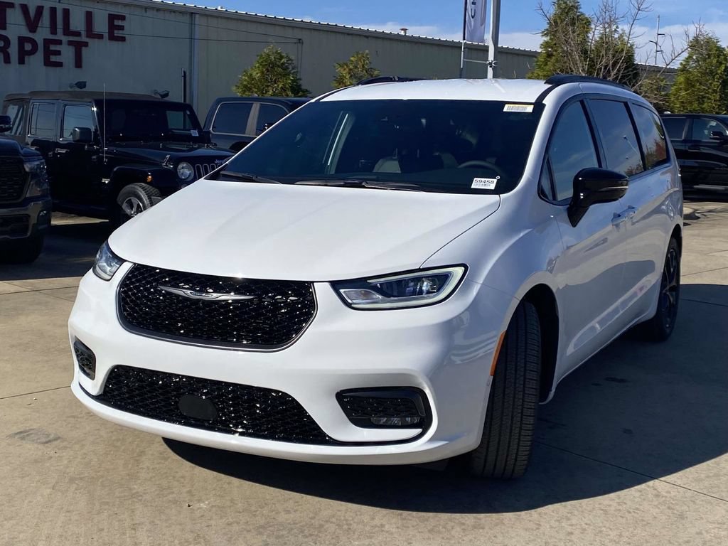 New 2026 Chrysler Pacifica Select w/ S Appearance Package FWD image 35