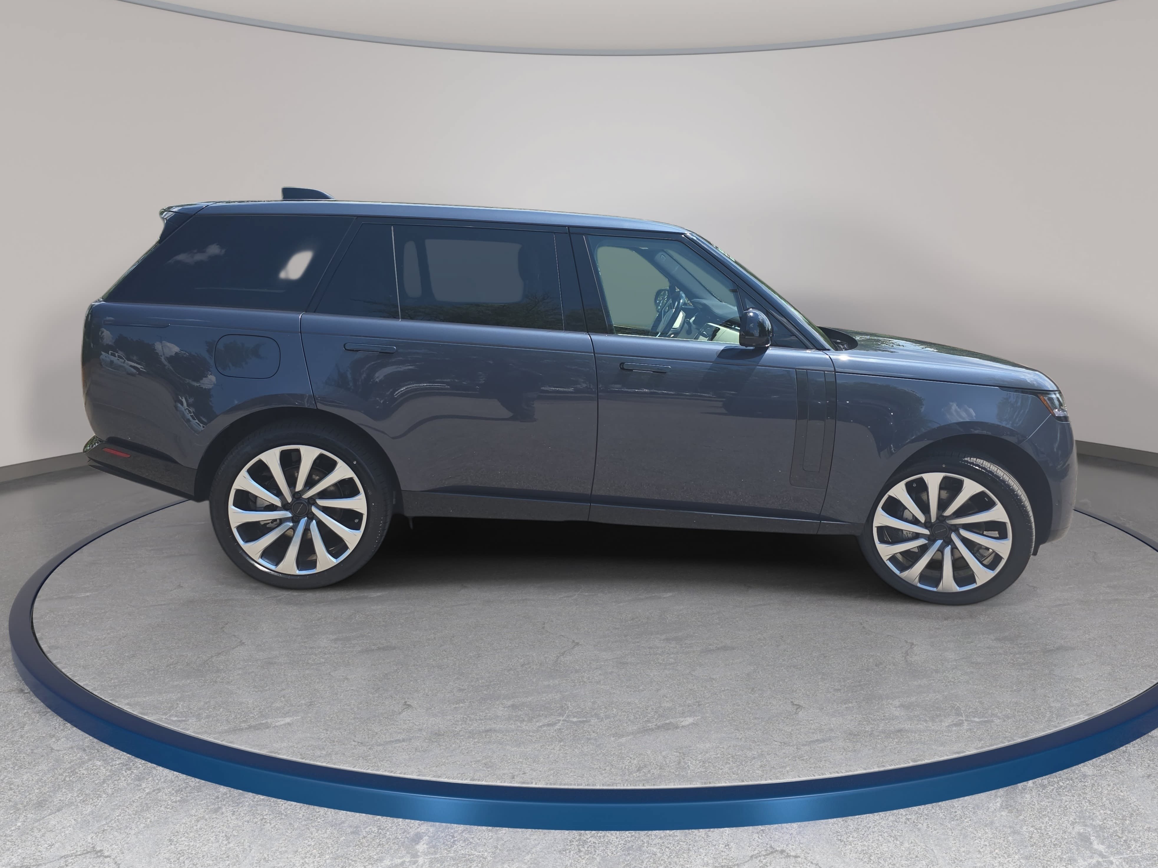 New 2026 Land Rover Range Rover Long Wheelbase SE AWD/4WD image 4