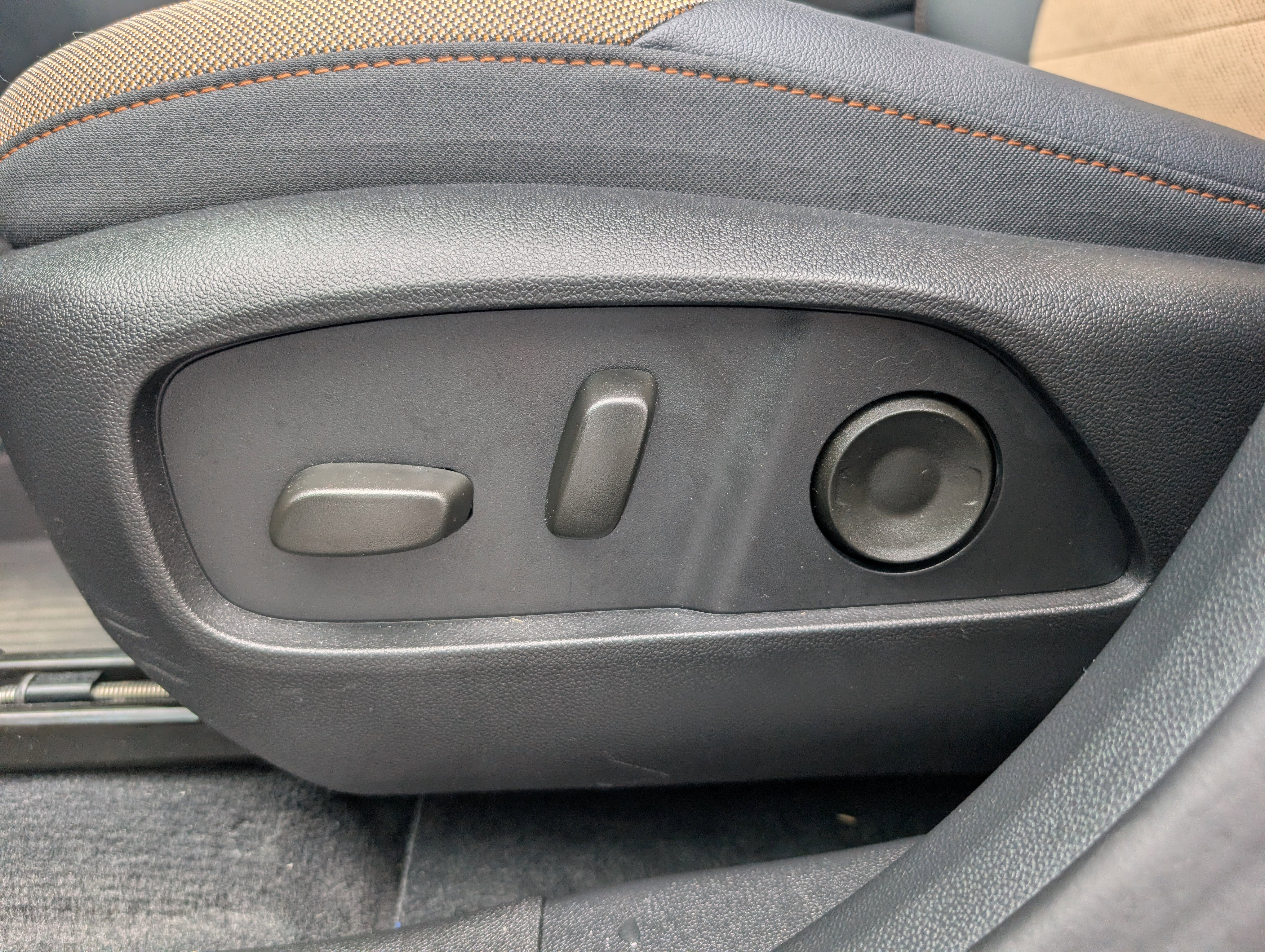 Used 2026 Chevrolet Equinox ACTIV image 16