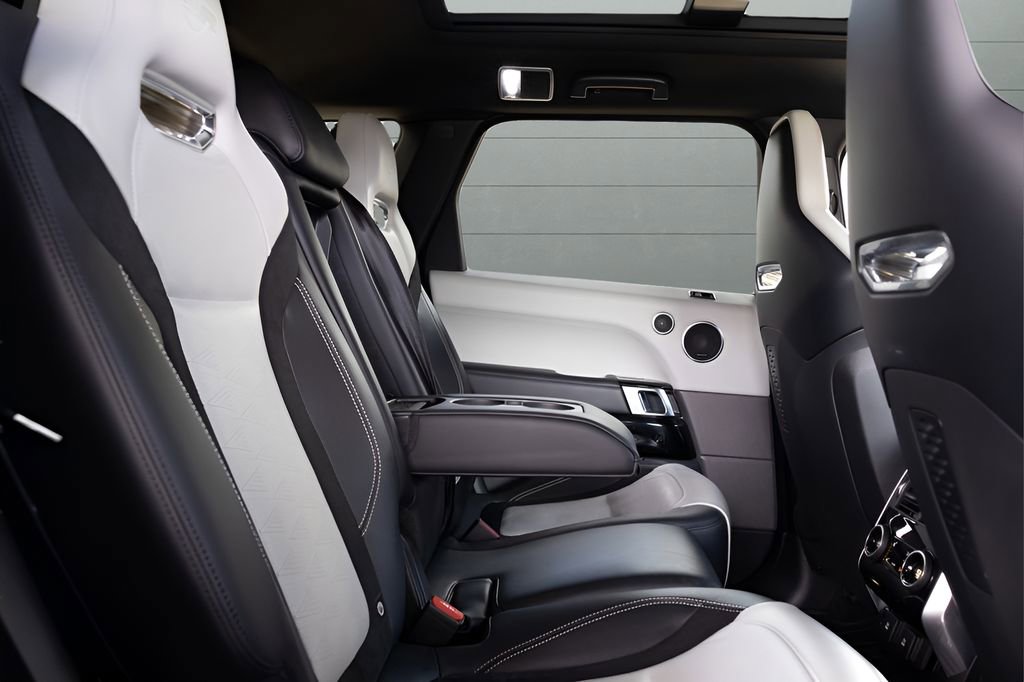 Used 2020 Land Rover Range Rover Sport SVR image 74