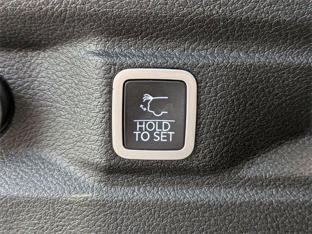 Used 2023 Jeep Grand Cherokee L Limited image 13