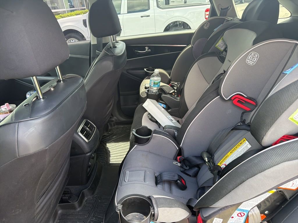 Used 2019 Kia Sorento S image 13