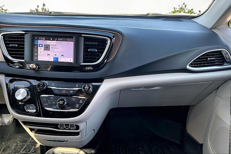 Used 2023 Chrysler Voyager LX FWD image 24