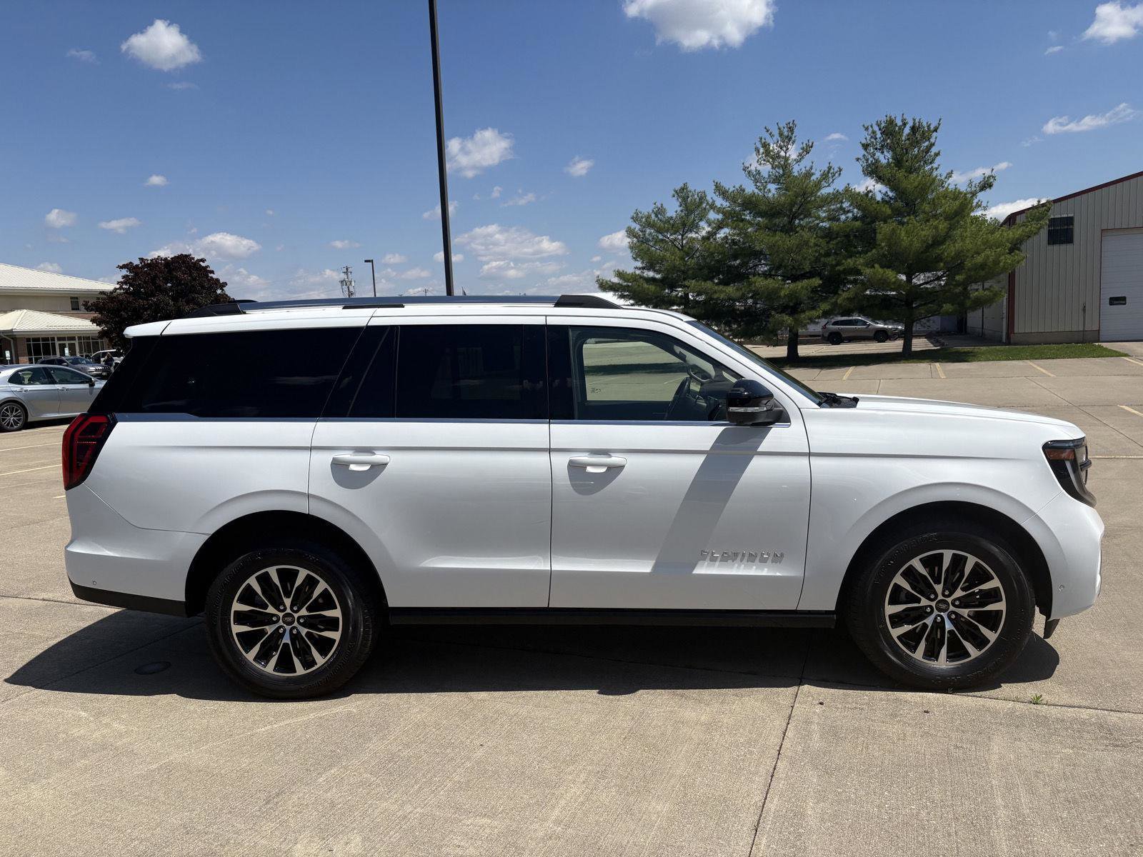Used 2025 Ford Expedition Platinum AWD/4WD image 20