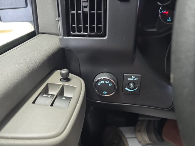 Certified 2025 GMC Savana 3500 LT w/ LT Preferred Equipment Group RWD image 22