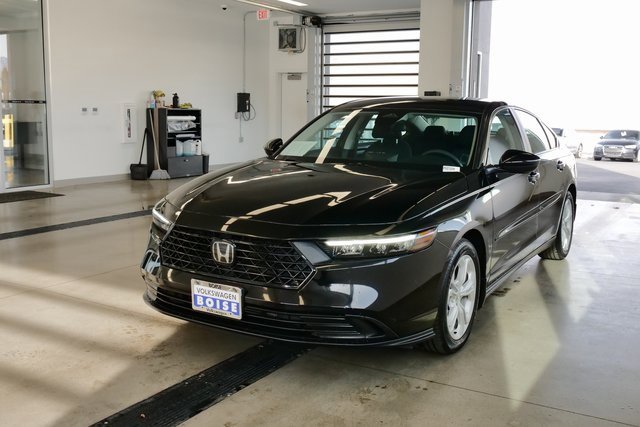 Used 2023 Honda Accord LX image 3
