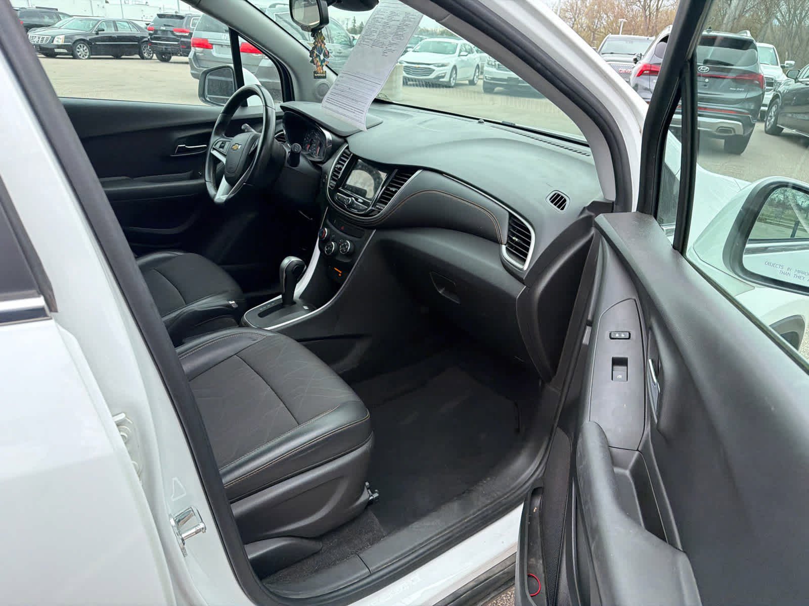 Used 2018 Chevrolet Trax LT w/ LT Convenience Package image 7