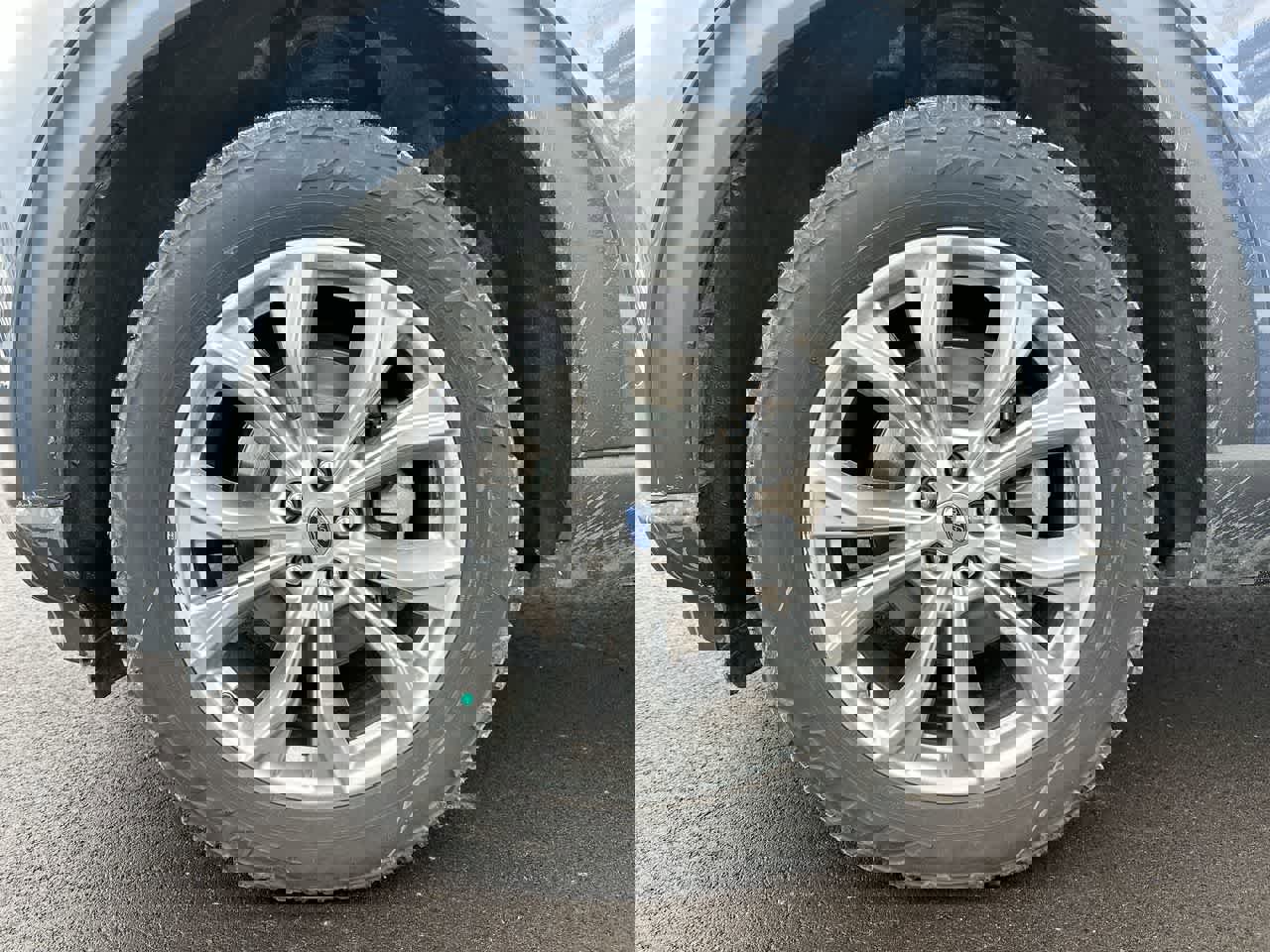 Used 2021 Ford Explorer XLT w/ Equipment Group 202A image 19