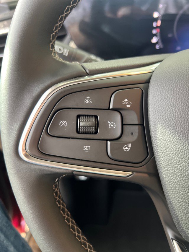 Used 2024 Buick Encore GX Avenir w/ Avenir Convenience Package image 28