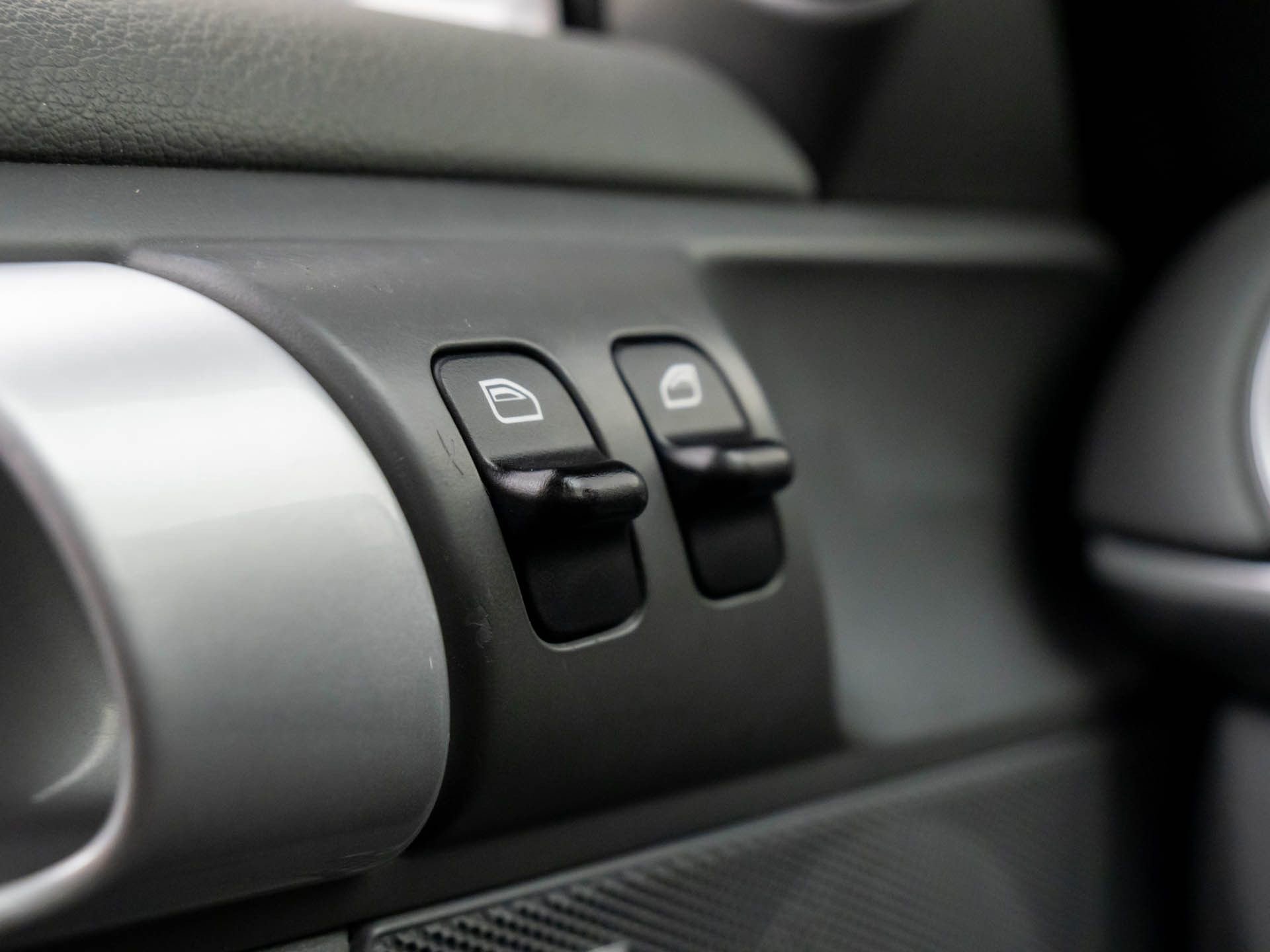 Used 2006 Porsche Cayman S image 19