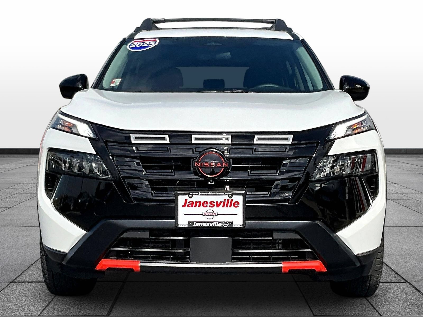 Used 2025 Nissan Rogue SV AWD/4WD image 2
