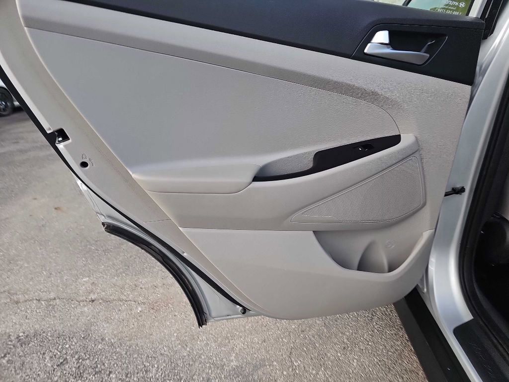 Used 2019 Hyundai Tucson SE image 35