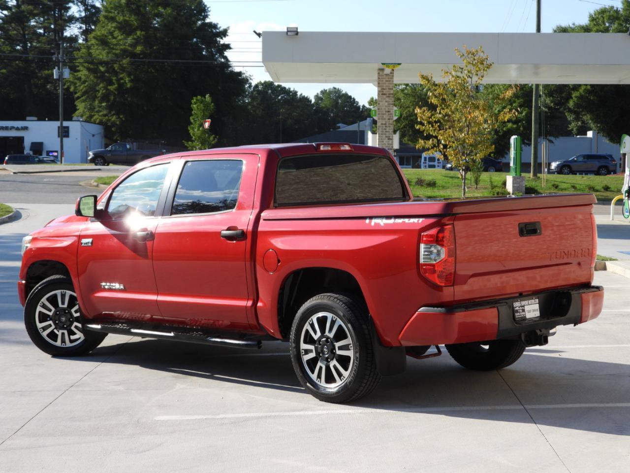 Used 2018 Toyota Tundra CrewMax SR5 w/ TRD Sport Package RWD image 26
