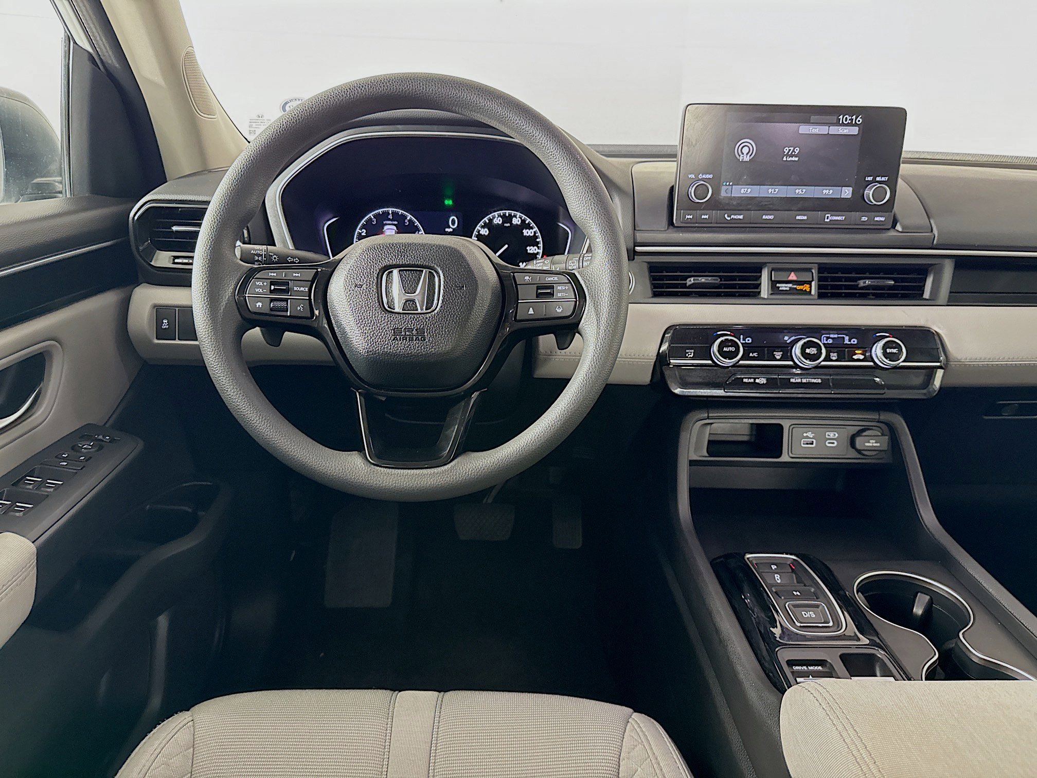 Used 2024 Honda Pilot LX image 25