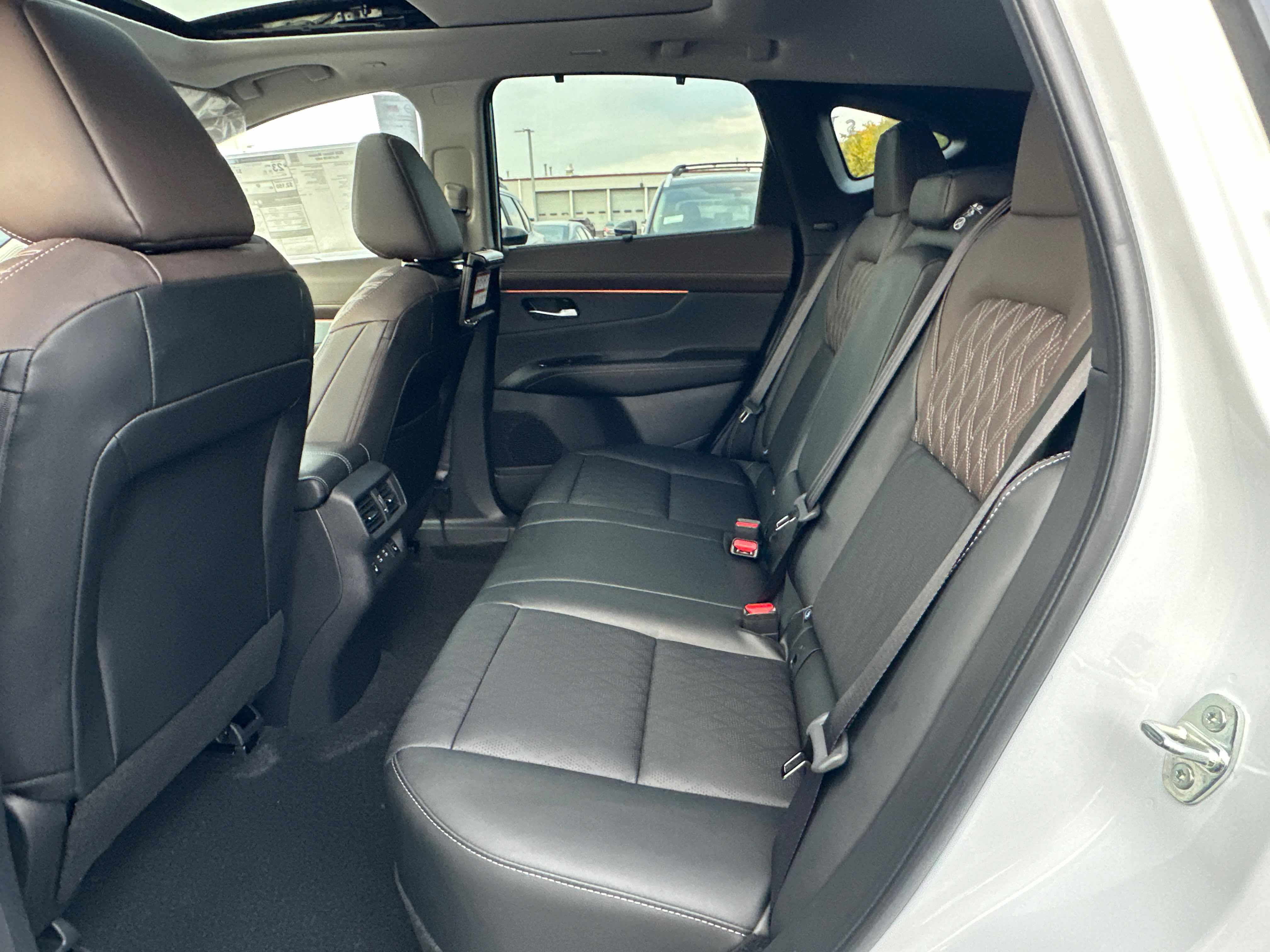 New 2026 Nissan Murano Platinum w/ Cargo Package AWD/4WD image 29