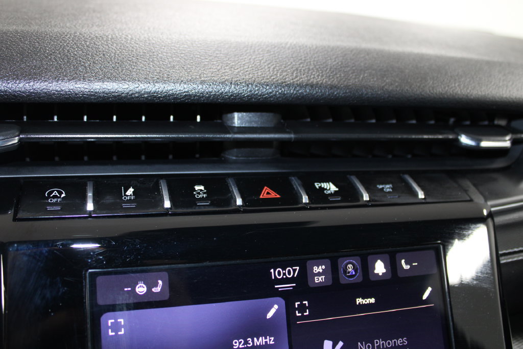 Used 2025 Jeep Grand Cherokee Altitude AWD/4WD image 47