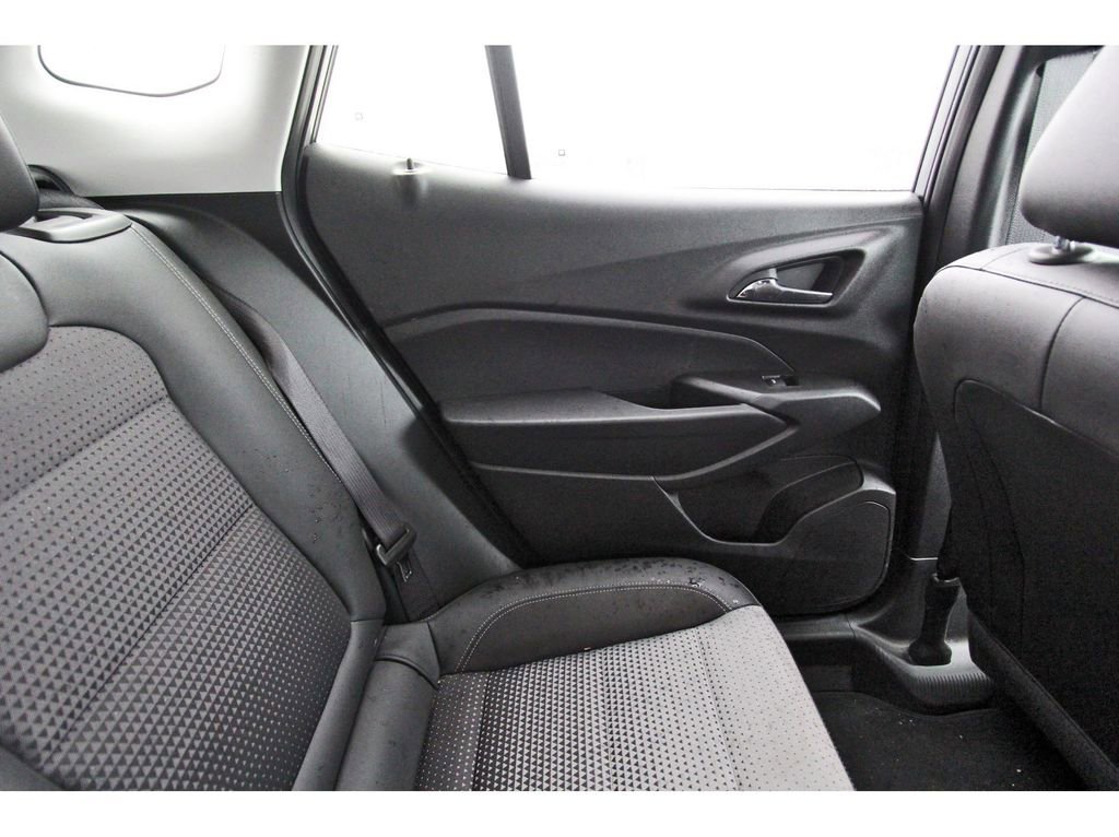 Used 2025 Chevrolet Trax LT w/ Driver Confidence Package FWD image 13