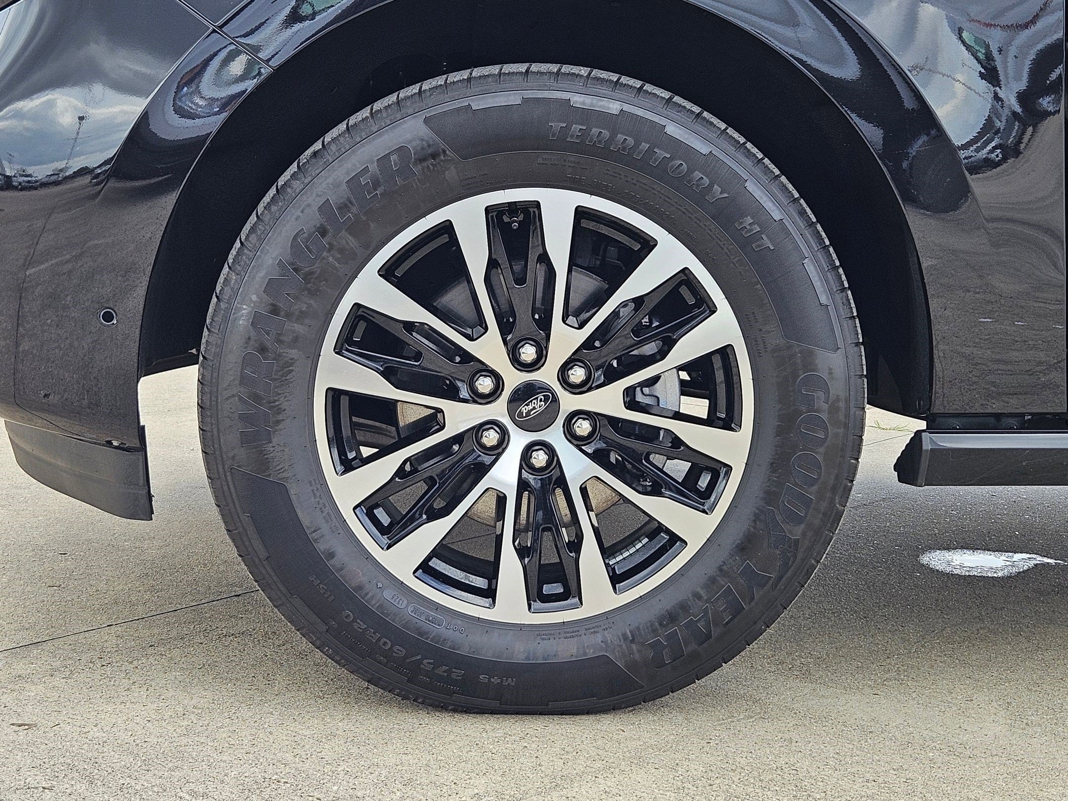 Used 2025 Ford Expedition Max Platinum image 12