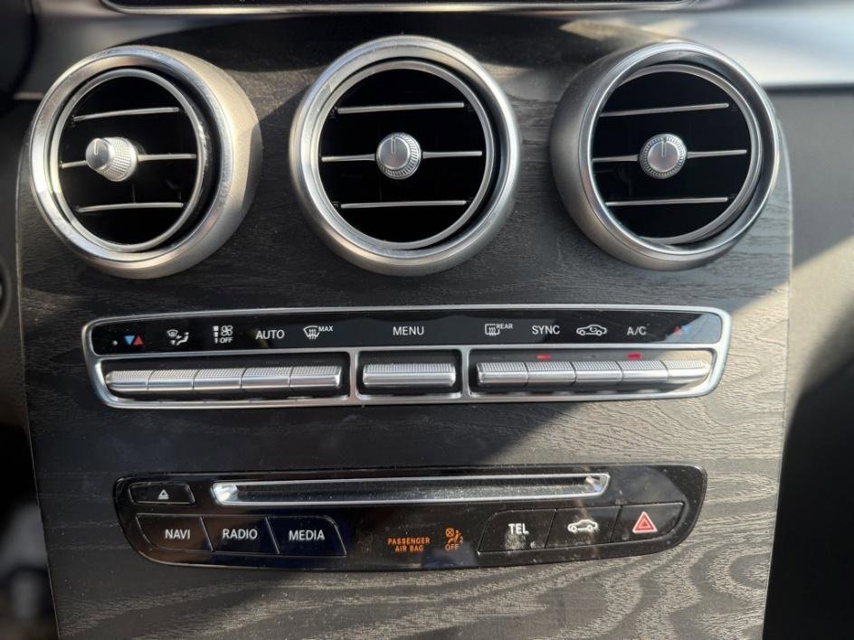 Used 2017 Mercedes-Benz GLC 300 4MATIC Coupe image 32