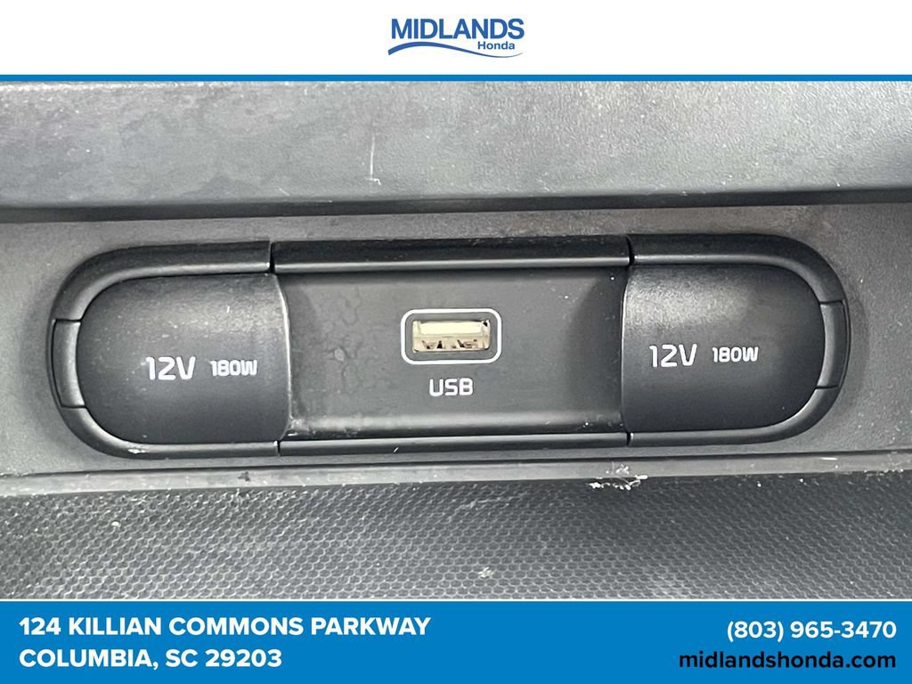 Used 2025 Kia Soul LX w/ LX Technology Package FWD image 25
