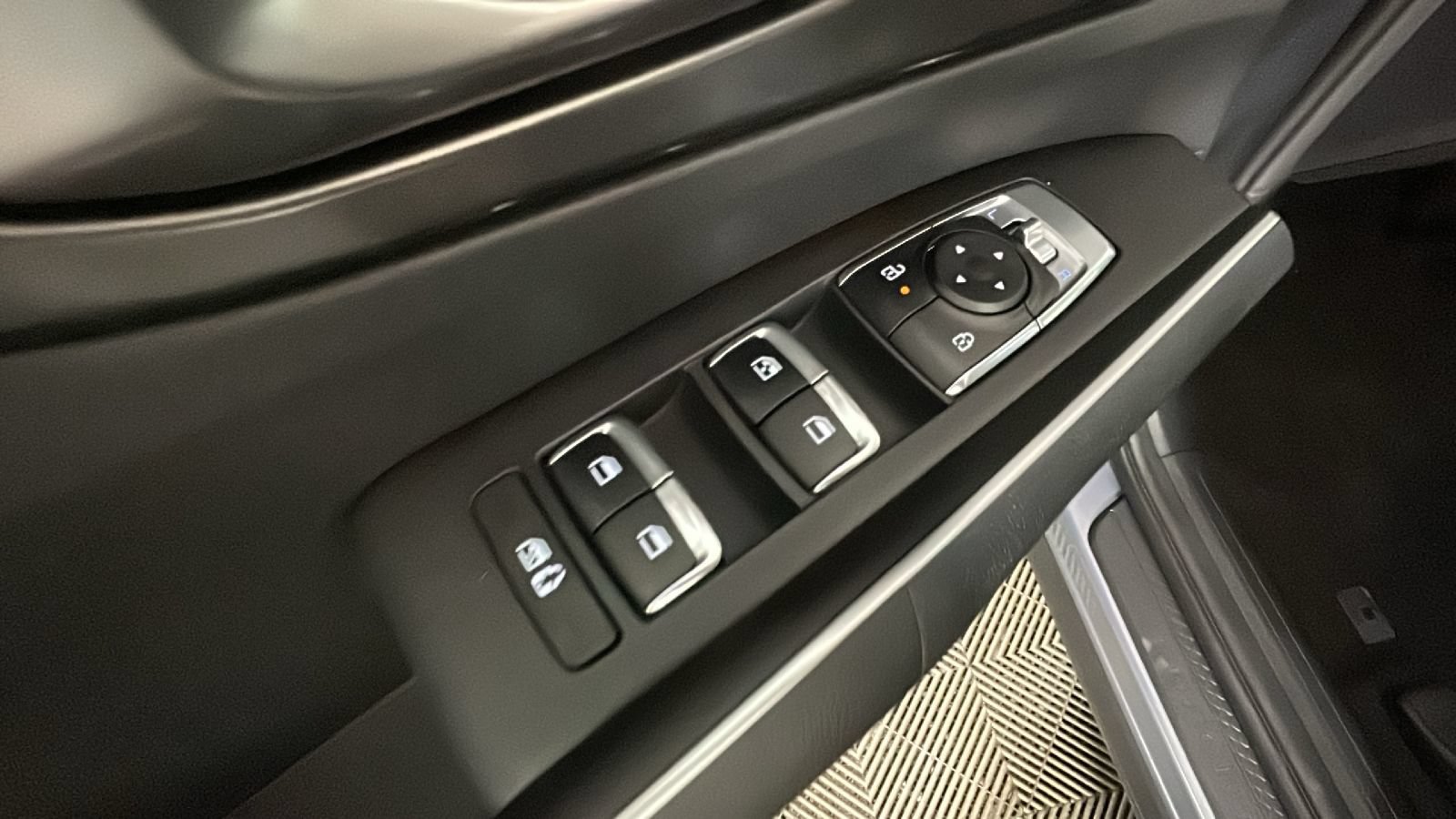 Used 2025 Kia Sorento S w/ Panoramic Sunroof Package FWD image 11