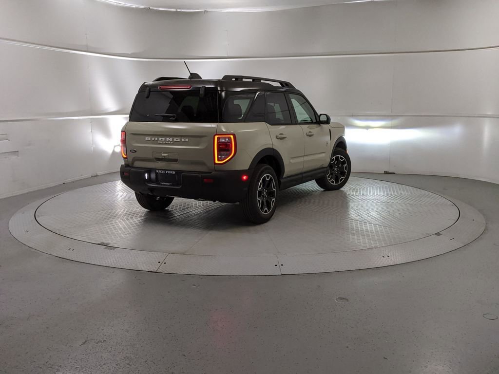 New 2025 Ford Bronco Sport Outer Banks image 3