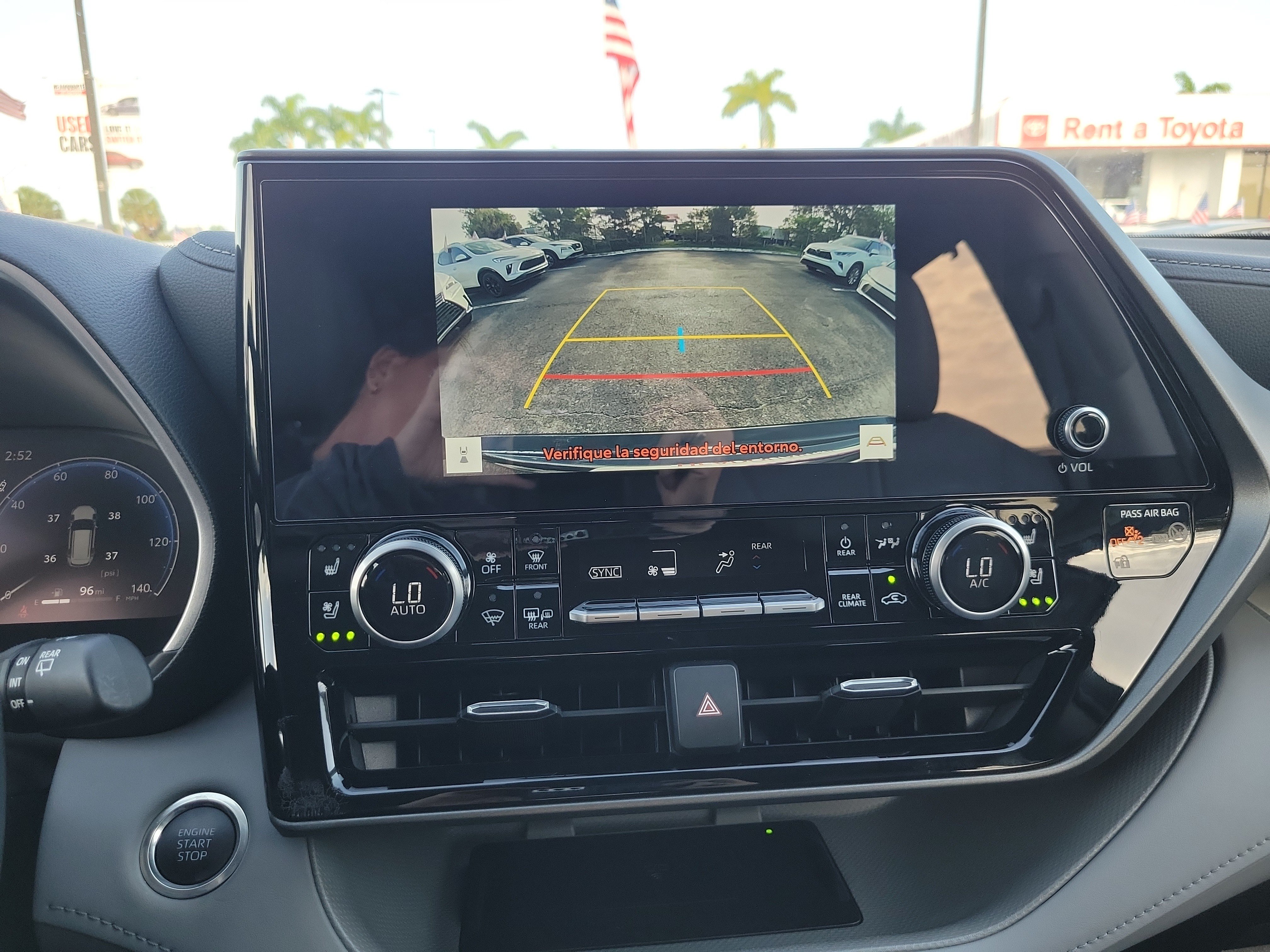 Used 2025 Toyota Highlander Limited FWD image 26
