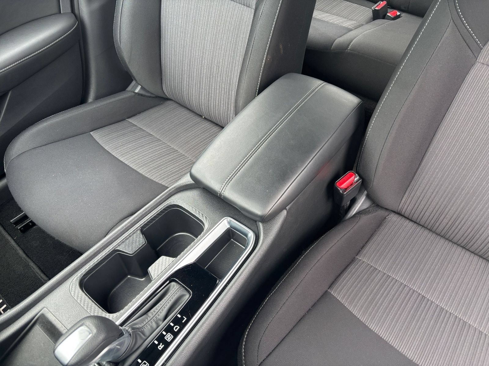 Used 2025 Nissan Sentra SV FWD image 34